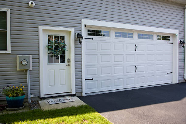 24/7 Emergency Garage Door Panel Replacement experts in South Browning, MT